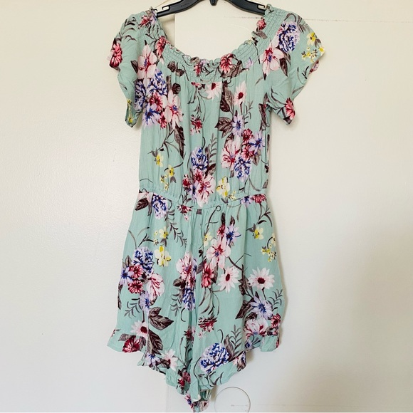Women’s Romper. Off the shoulder. Size M. Color turquoise. Floral cute romper. - Picture 4 of 8